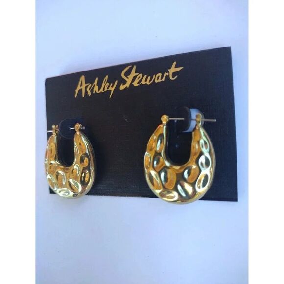 Retro circa 1980s door knocker type earrings gold tone - Picture 2 of 2